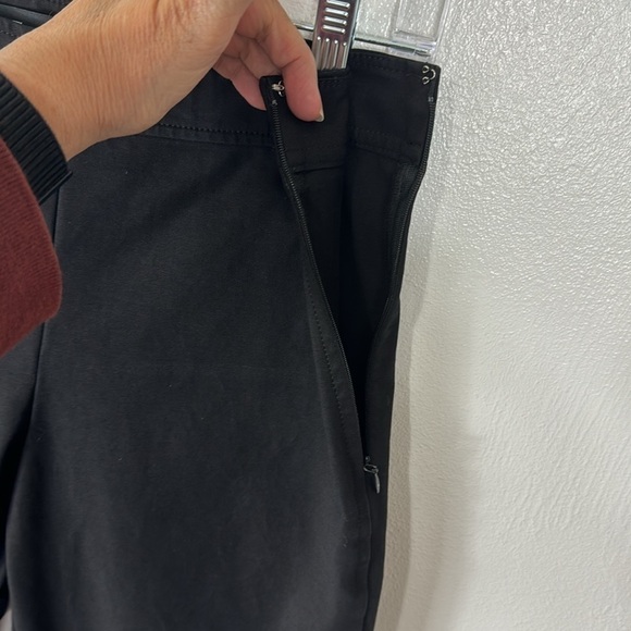Theory Stretch Slim Leg Cropped Pant Women's 6 Black Inseam 26" EUC - Picture 5 of 10